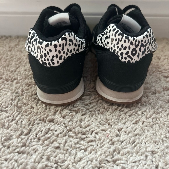 New Balance Sneakers Youth 13 Black White Animal Print Trainer Athletic Casual - Picture 4 of 7